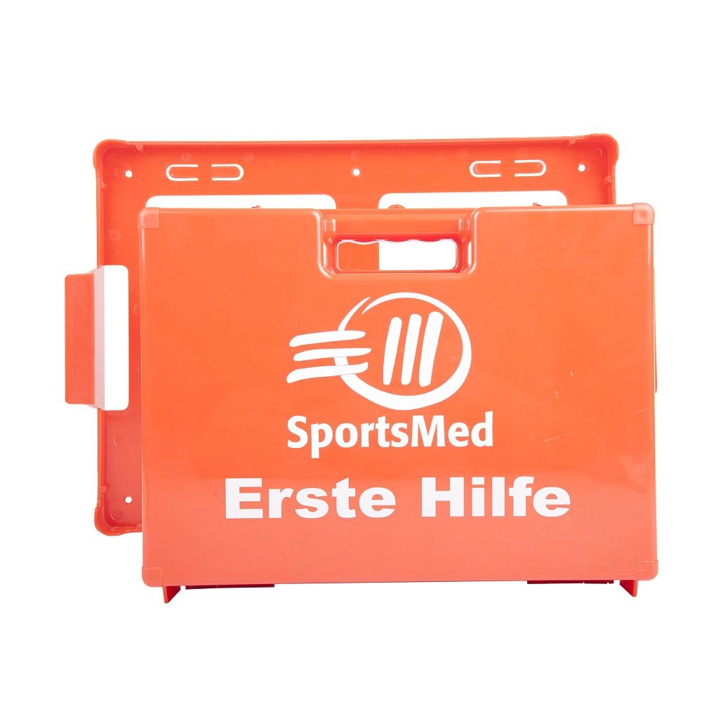 Oranger Erste-Hilfe-Koffer, geöffnet. Griff und Verschluss. Logo: SportsMed, Erste Hilfe.