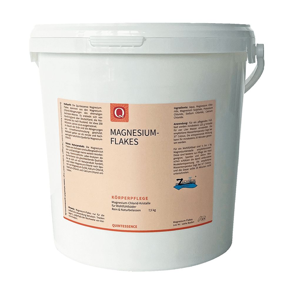 Weißer Eimer mit Griff, Produktetikett mit Text und Logo. Aufschrift: Magnesium-Flakes, Quintessence. 2,5 kg.