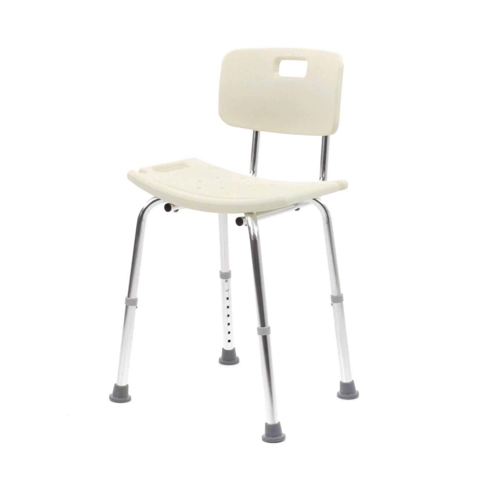 Duschstuhl mit Rückenlehne, höhenverstellbar. Sitzfläche und Rückenlehne beige, Gestell silberfarben. Vier Beine mit Gummifüßen.