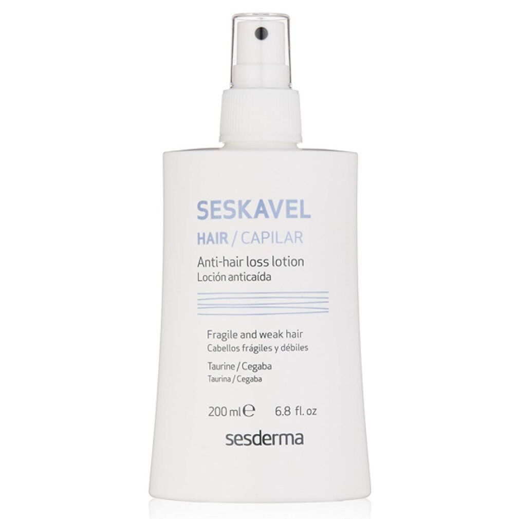 Weiße Flasche. Aufschrift: sesderma SESKAVEL HAIR/CAPILAR Anti-Haarausfall Lotion. Für brüchiges und schwaches Haar. 200ml.
