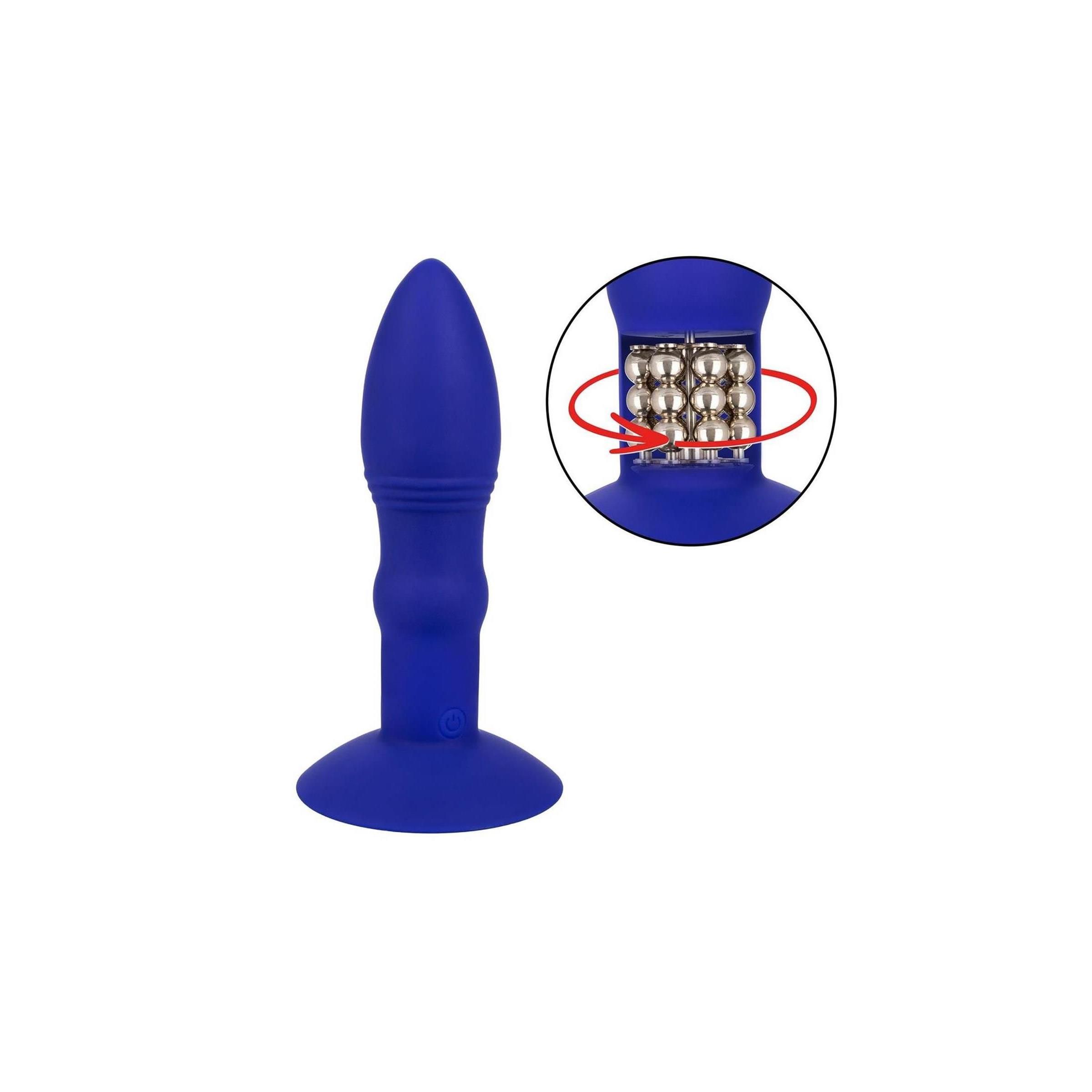 Blauer Anal-Stimulator mit rotierenden Perlen. Kegelförmiger Kopf, geriffelter Schaft, flache Basis. Detailansicht.