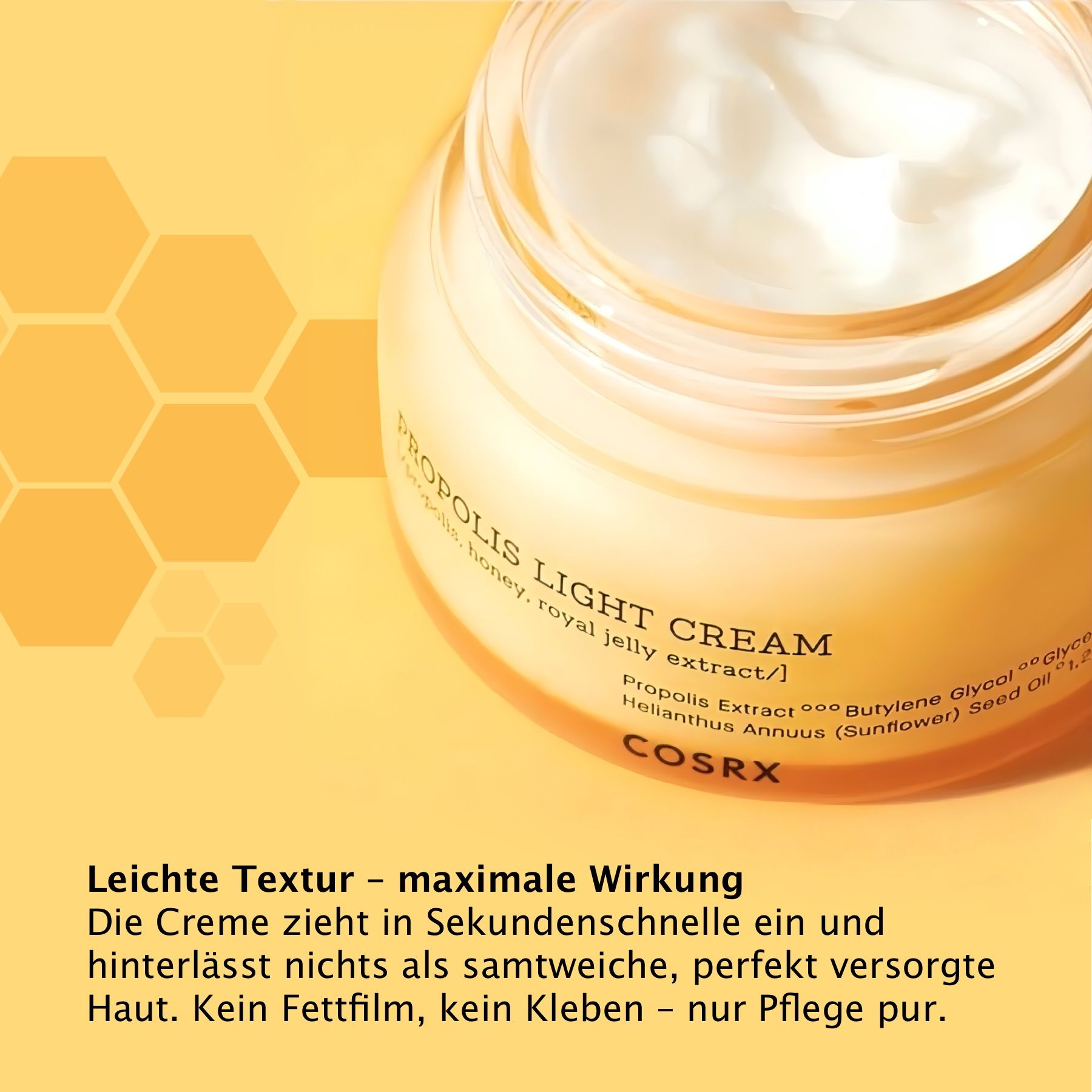 Tiegel COSRX Propolis Light Cream. Gelbes Glas, schwarzer Deckel. Creme-Textur sichtbar.
