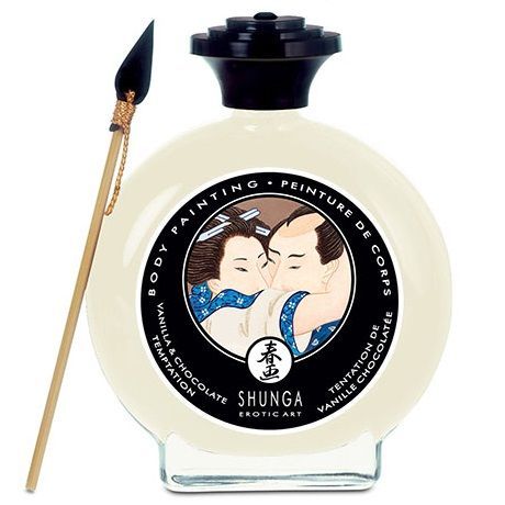 Runde Flasche mit schwarzem Deckel, Etikett mit Paar-Illustration. Text: Body Painting, Vanille & Schokolade. Inklusive Applikator.