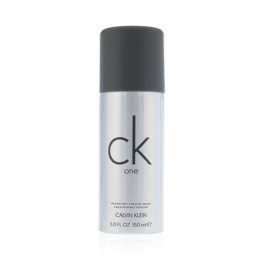 Silberne Deospray-Flasche mit schwarzem Deckel. Aufschrift: ck one, Calvin Klein, 150 ml.