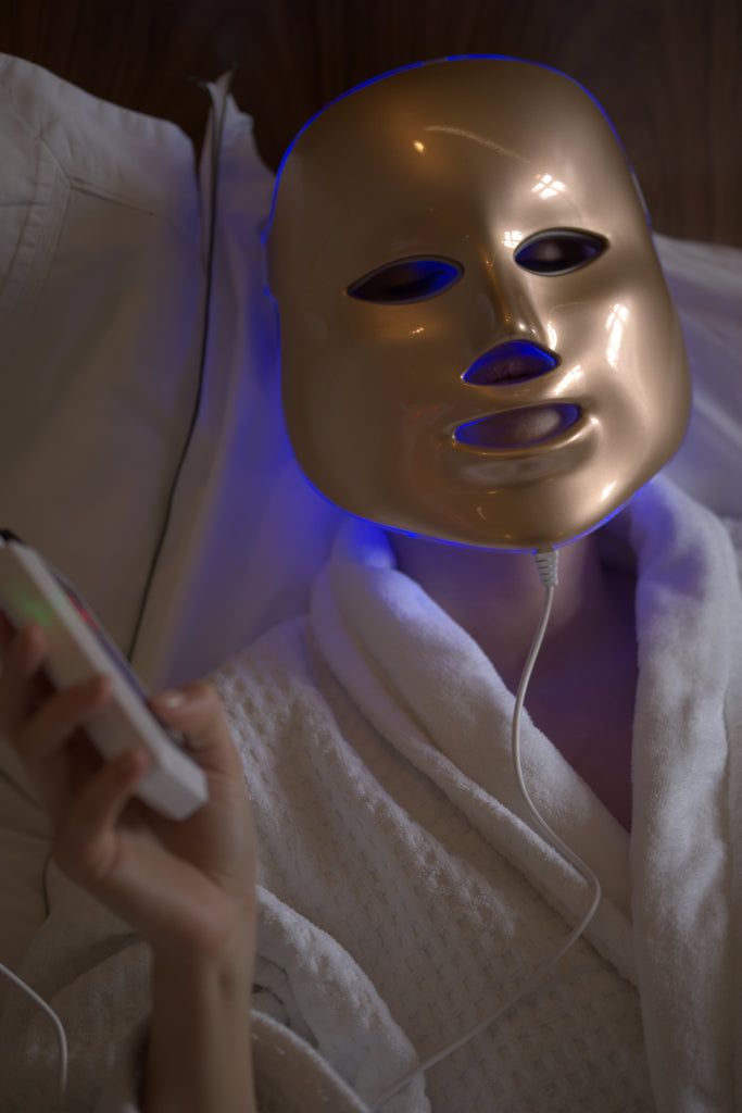 GOLDENE LED-LICHTTHERAPIEMASKE-PALOMA BEAUTIES