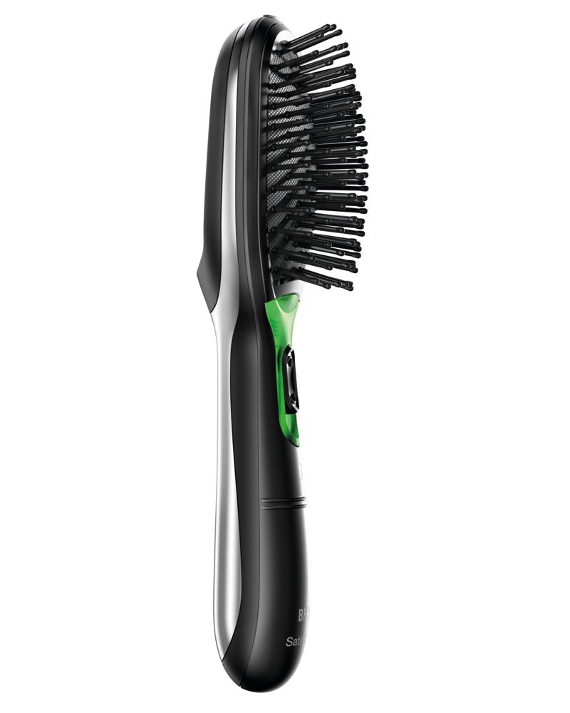 Elektrische Haarbürste, Seitenansicht. Schwarz mit silbernen und grünen Akzenten. Borsten, länglicher Bürstenkopf, Griff. Marke: Braun.