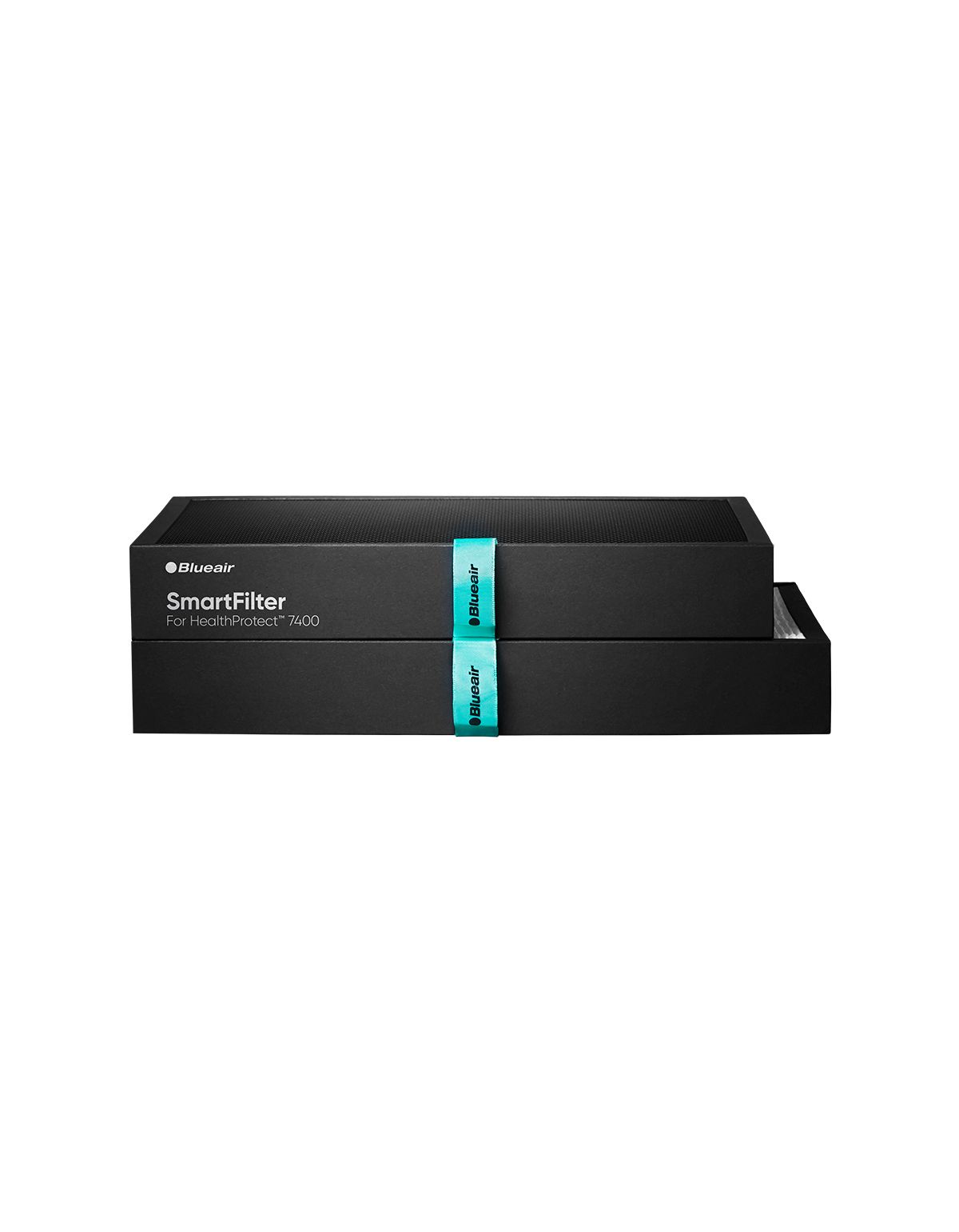 Zwei schwarze Filterboxen, übereinander. Blaues Band. Aufschrift: Blueair SmartFilter für HealthProtect 7400.