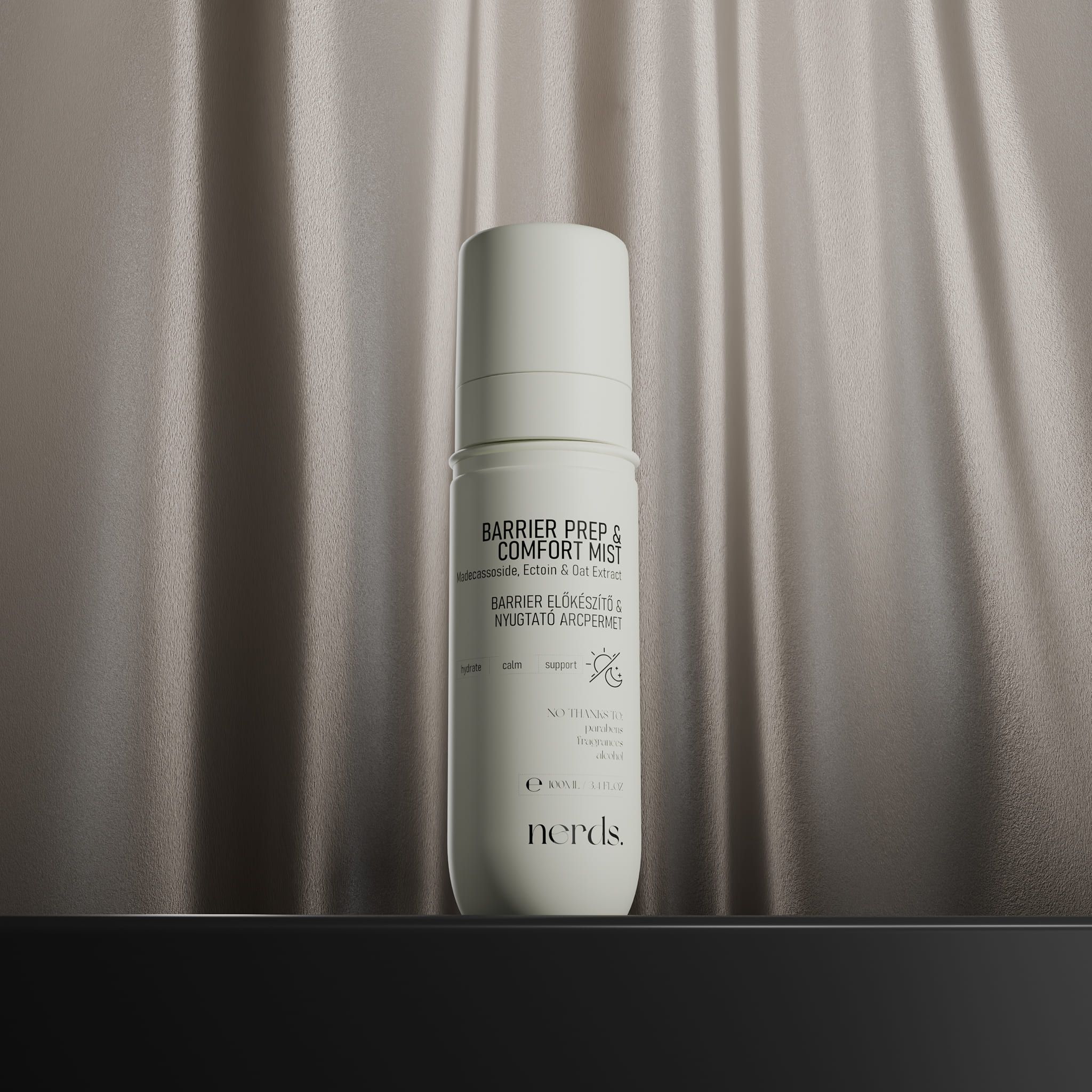 10% Azelainsäure Cream-Serum, 30ml Flasche, mit Becherglas und Steinen.