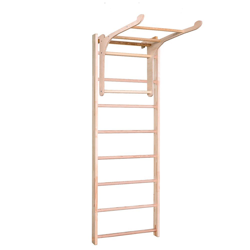Sprossenwand aus Holz mit Klimmzugbügel. Sieben Sprossen, oben Klimmzugstange. Holzfarben.