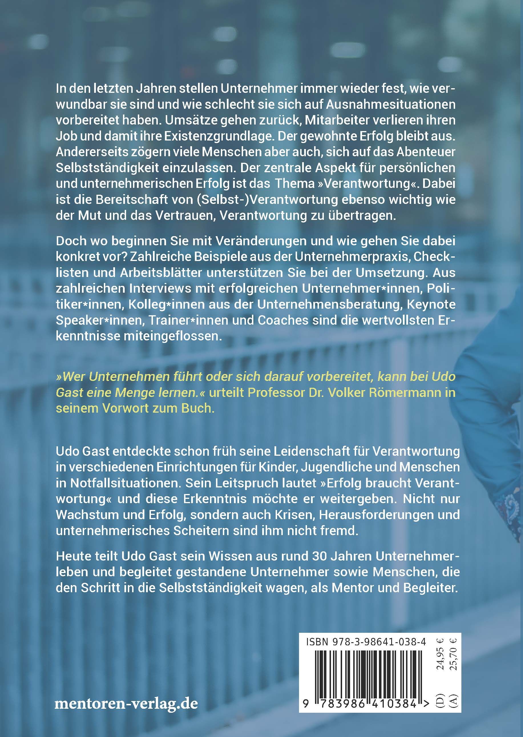 Buchrückseite mit Text, ISBN, Preis, Logo Mentoren Media Verlag. Titel: "Erfolg braucht Verantwortung".