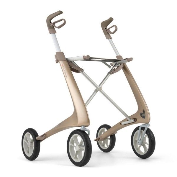 Rollator mit vier Rädern, beigefarbenem Rahmen und weißen Rädern. Griffe oben, Sitzfläche in der Mitte.