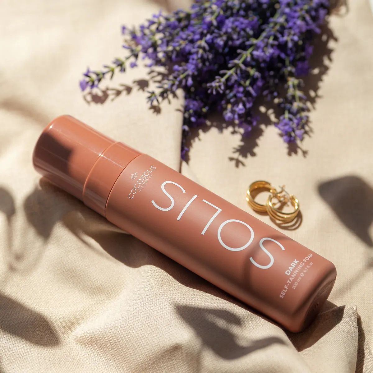 COCOSOLIS SOLIS Dark Selbstbräunungsschaum. Lavendel und Ringe.