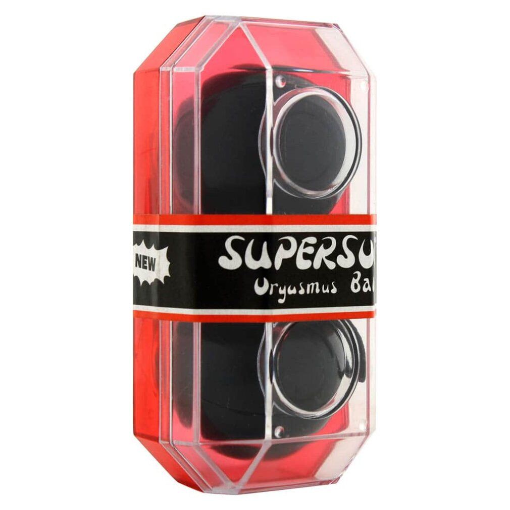 Produktverpackung mit zwei schwarzen Kugeln. Aufschrift: SUPERSOFT Orgysmus Balls.
