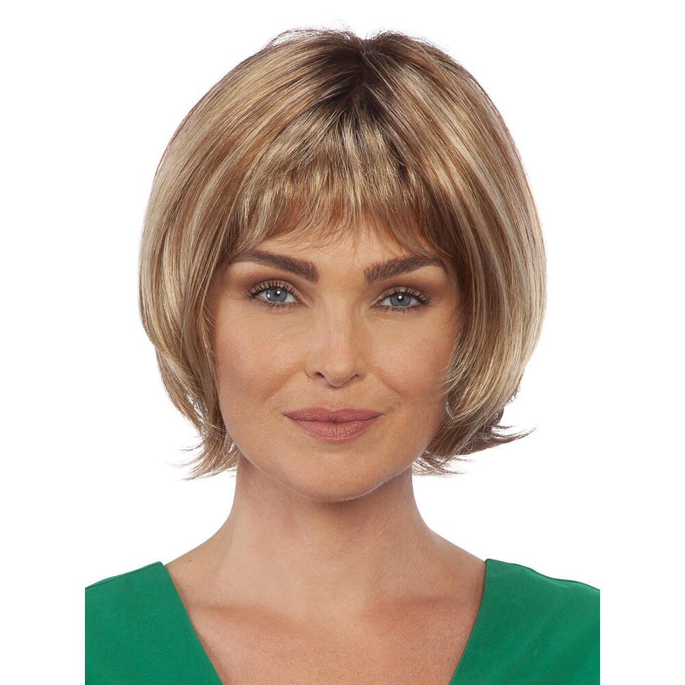 Perücke MAILAND von DELUXE. Blond-braune Bob-Frisur mit Pony. Frau mit Perücke, Frontansicht.