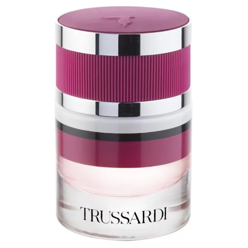 Parfümflakon. Trussardi. Zylindrisch, rosa und transparent. Silberner Deckel. Logo.
