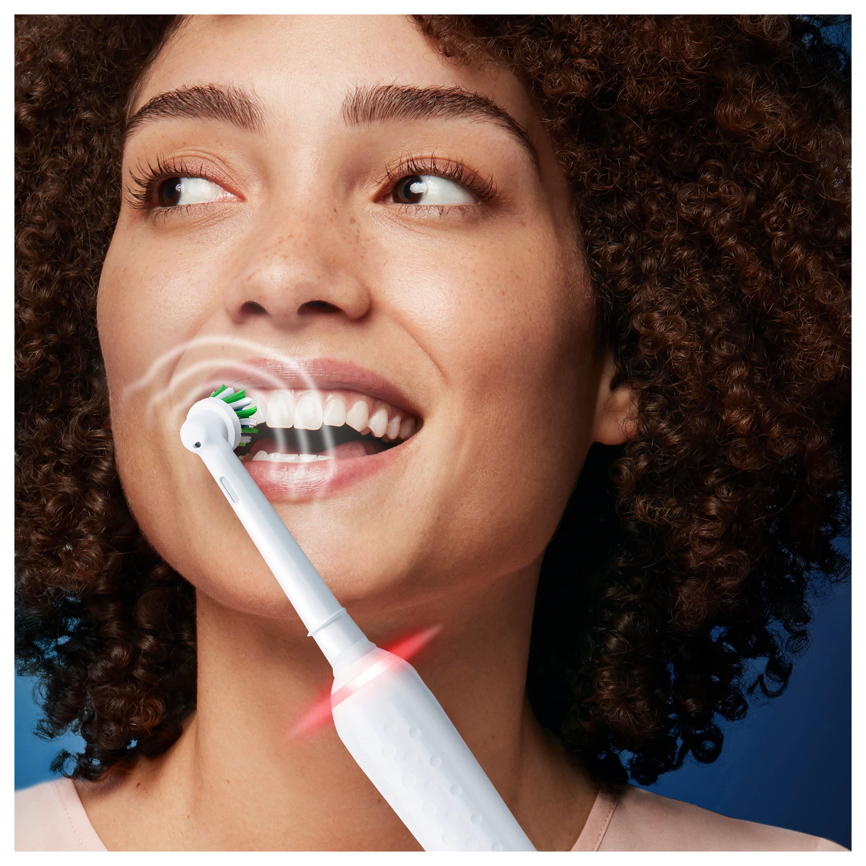 Oral-B - Elektrische Zahnbürste "Pro 3 - Cross Action" in Weiß