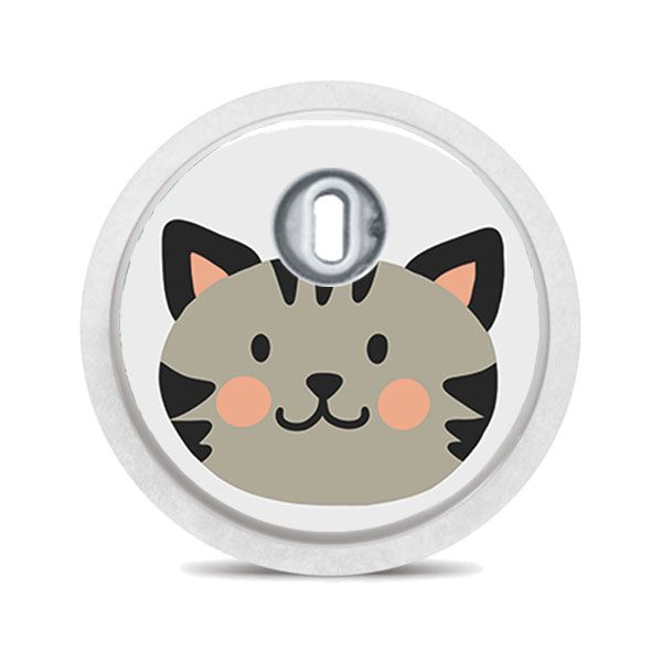 Runder Aufkleber mit einer Katze, die lächelt und die Zunge herausstreckt.