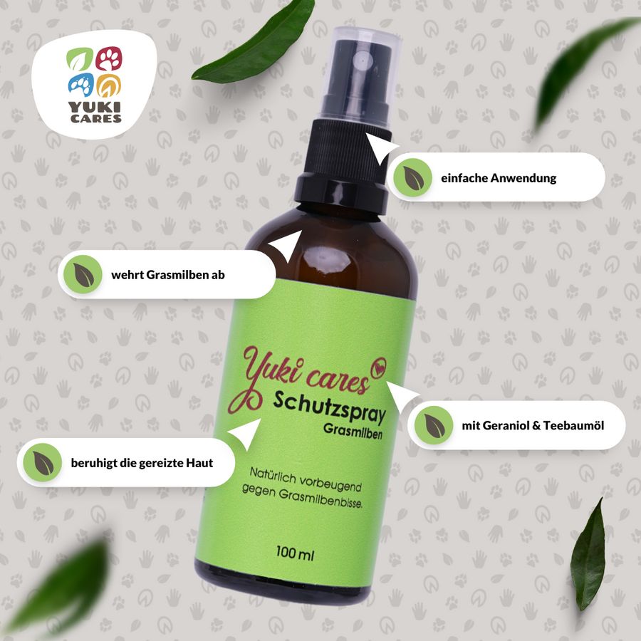Braune Sprühflasche mit grünem Etikett. Text: Yuki cares Schutzspray Grasmilben. 100 ml. Zusätzliche Texte.