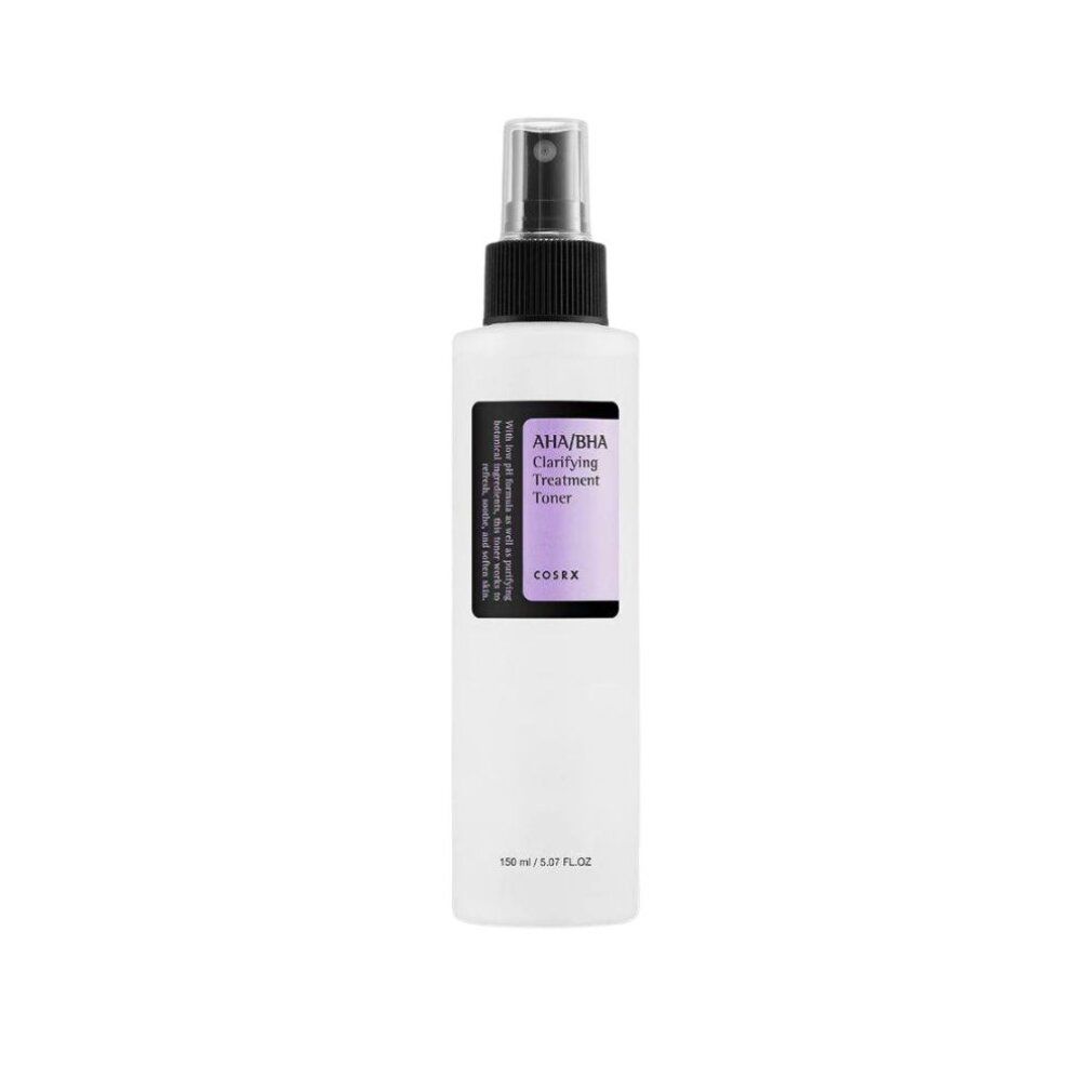 Weiße Sprühflasche mit AHA/BHA Clarifying Treatment Toner Etikett, auf weißem Hintergrund.