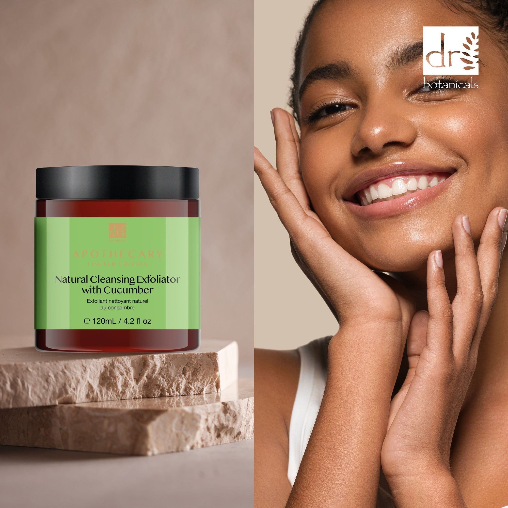 Produkt neben Frau. Aufschrift: Natural Cleansing Exfoliator with Cucumber. Frau berührt ihr Gesicht.