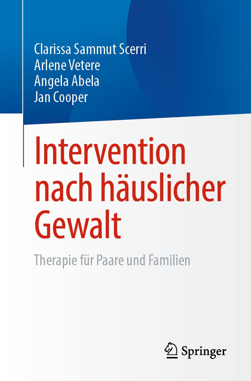 Buchcover: "Intervention nach häuslicher Gewalt". Autoren: Sammut Scerri, Vetere, Abela, Cooper. Verlag Springer. Titel in Rot.
