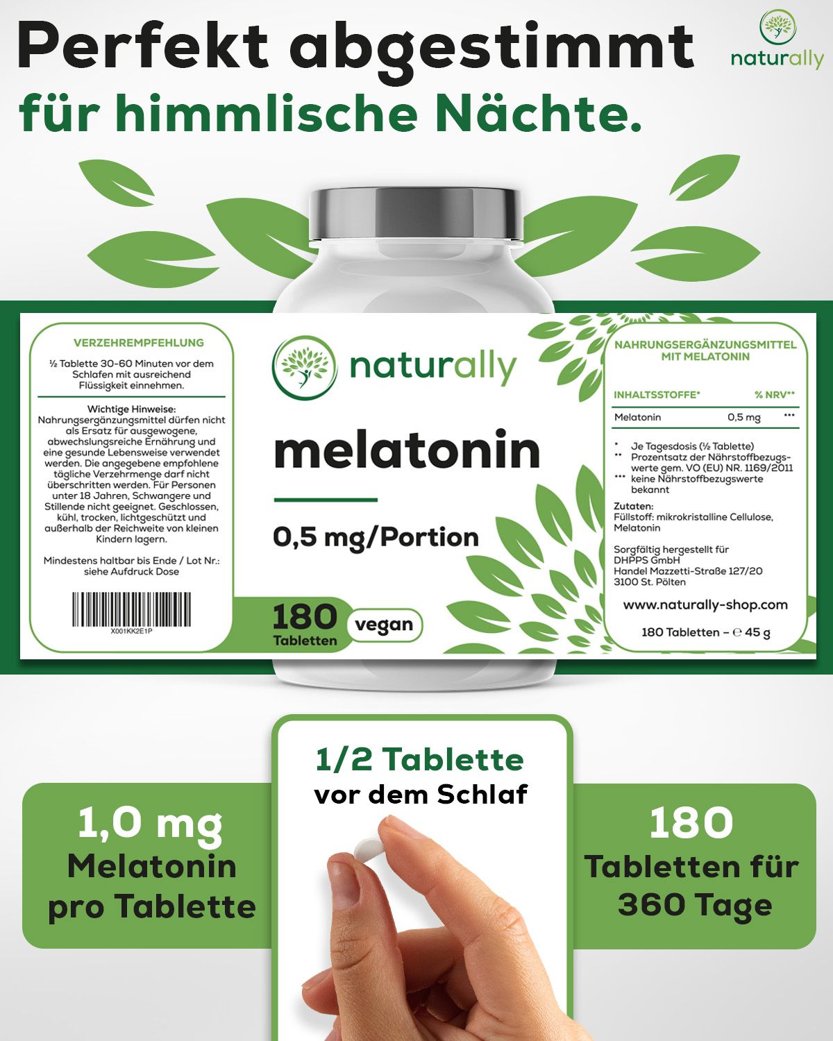 Pillenfläschchen mit grünem Etikett. Text: naturally Melatonin, 0,5 mg/Portion, 180 Tabletten, vegan. Hand hält Tablette.