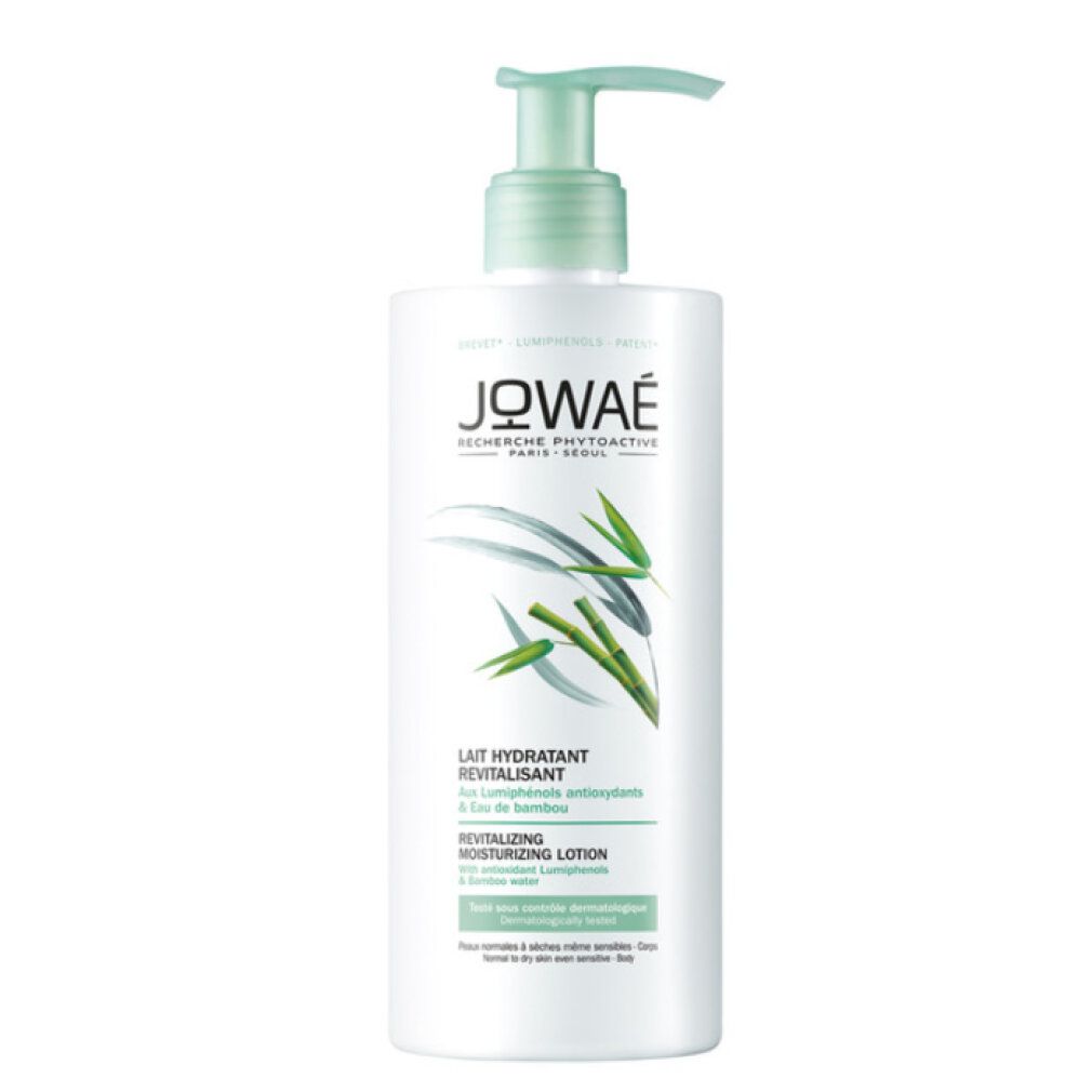 Weiße Pumpflasche JOWAE revitalisierende Pflegemilch, Vorderseite mit Bambusmotiv und 400ml Angabe.