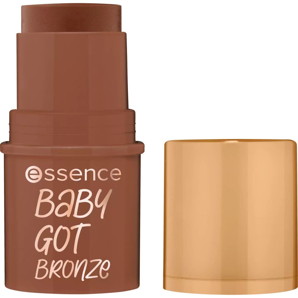 Bronzer-Stick mit geöffneter Kappe. Braune Farbe, zylindrische Form. Aufschrift: essence Baby Got Bronze.