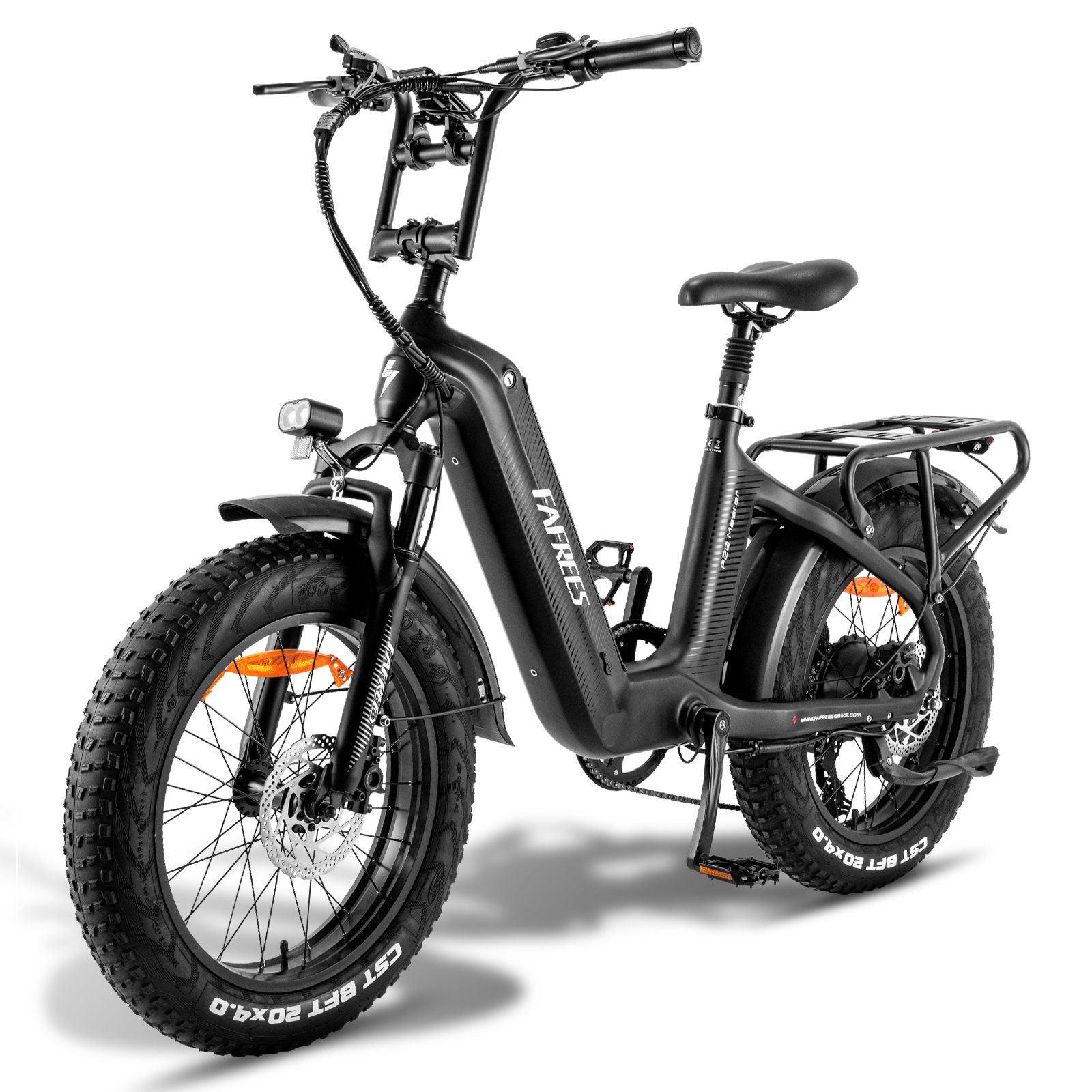 Schwarzes E-Bike mit breiten Reifen, Gepäckträger und FAFREES-Logo. Seitenansicht.
