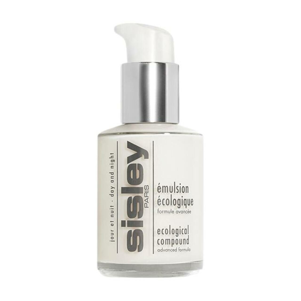 Creme-Flakon mit Pumpe. Weißes Etikett mit Schriftzug „sisley“ und Produktbezeichnung. Silberfarbener Pumpkopf.