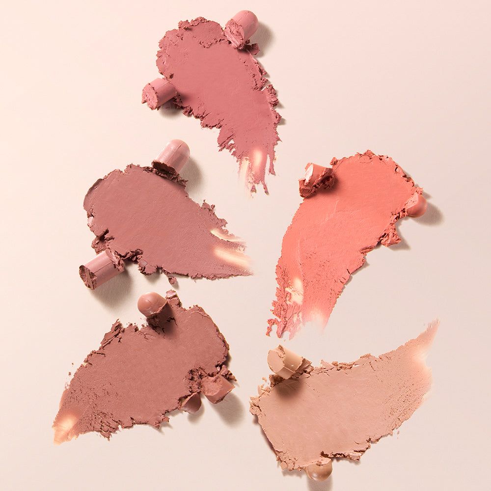 Fünf Swatches von Rouge in verschiedenen Rosatönen, von hellrosa bis mauve.