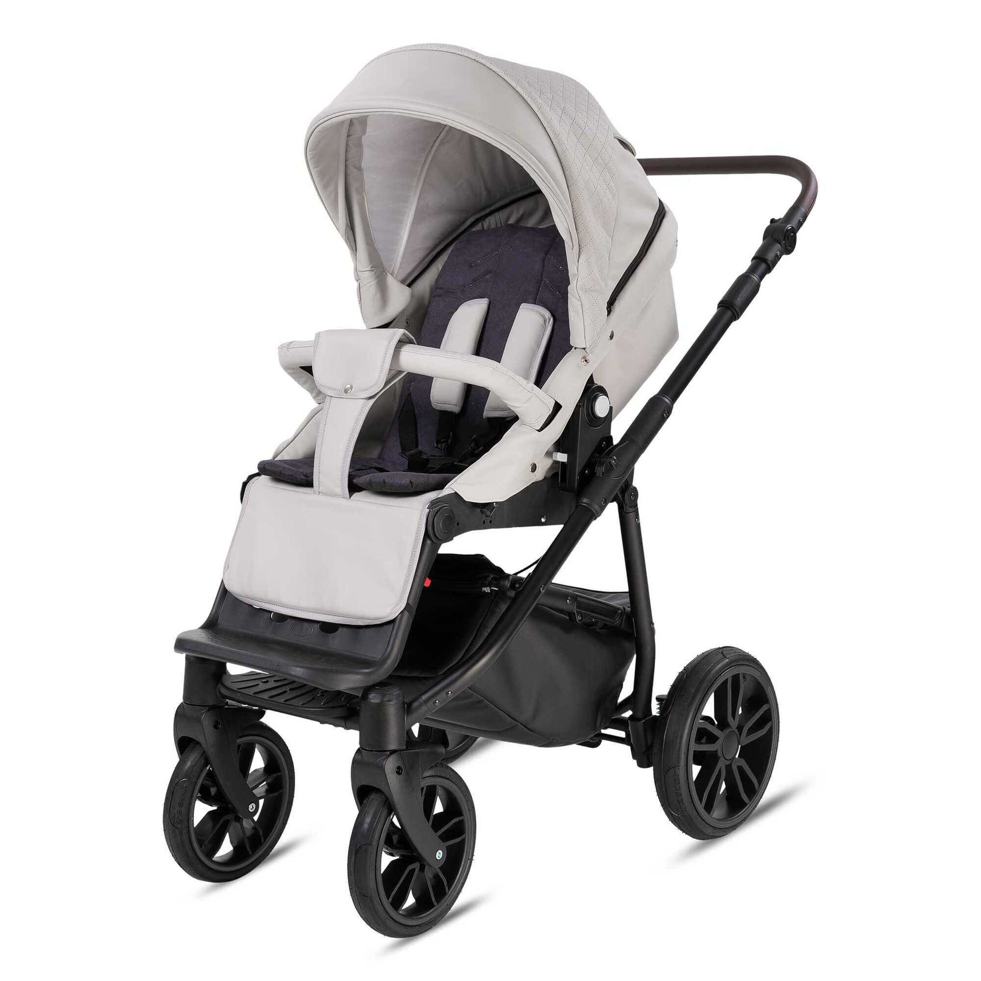 Hellgrauer Kombikinderwagen mit schwarzem Gestell und Luftreifen. Sportsitz mit Sicherheitsgurten.