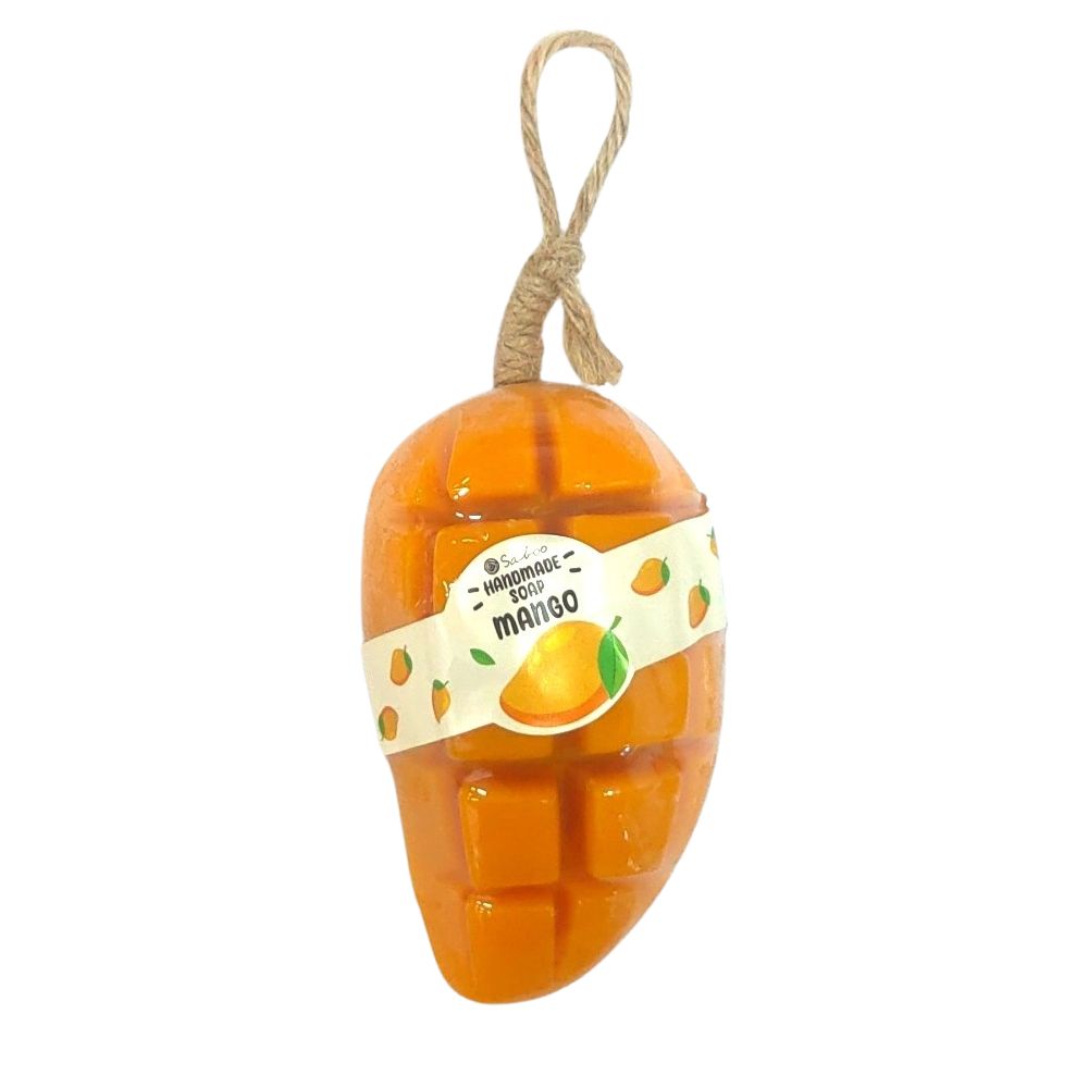 Mango-Seife in Mangoform mit Aufhängung. Auf der Verpackung steht "Handmade Soap Mango".