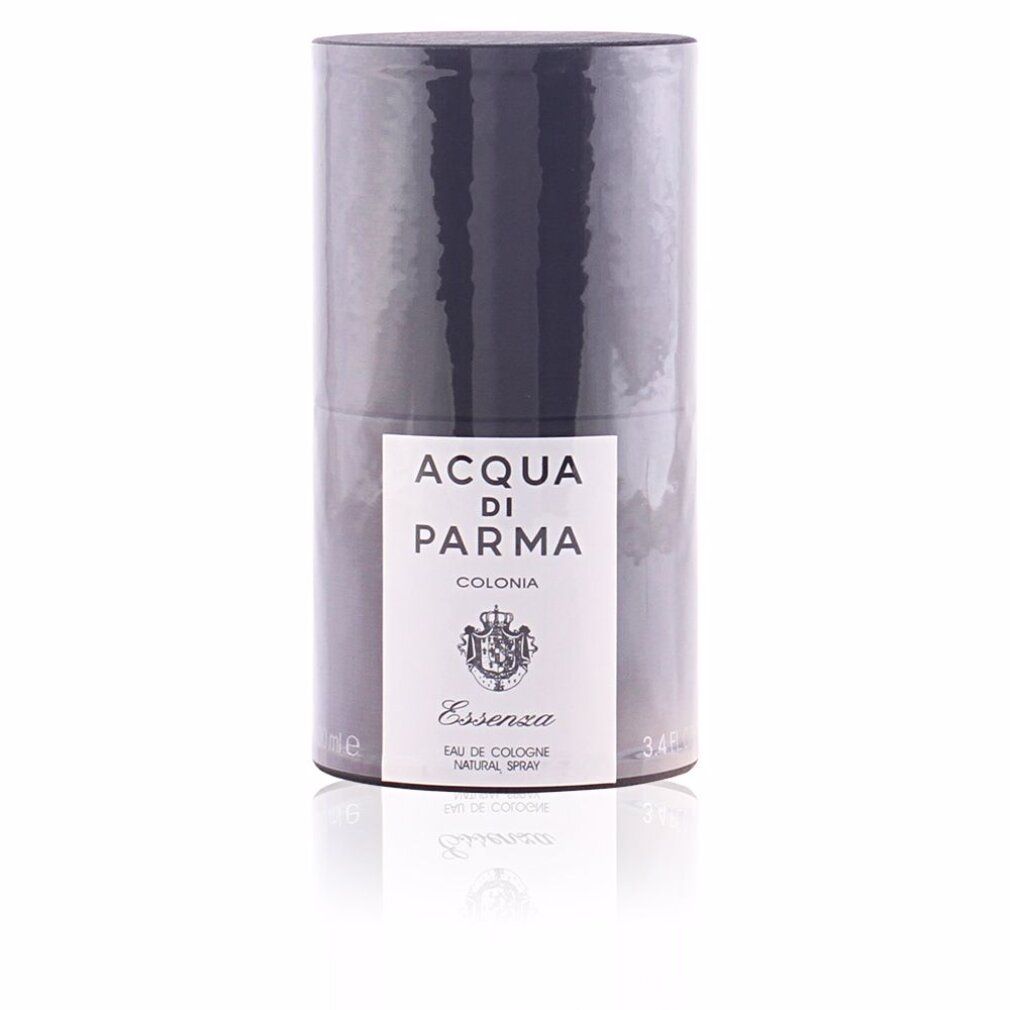 Zylindrische Verpackung mit Produktetikett. Auf dem Etikett: ACQUA DI PARMA, Colonia, Essenza, Eau de Cologne Natural Spray.