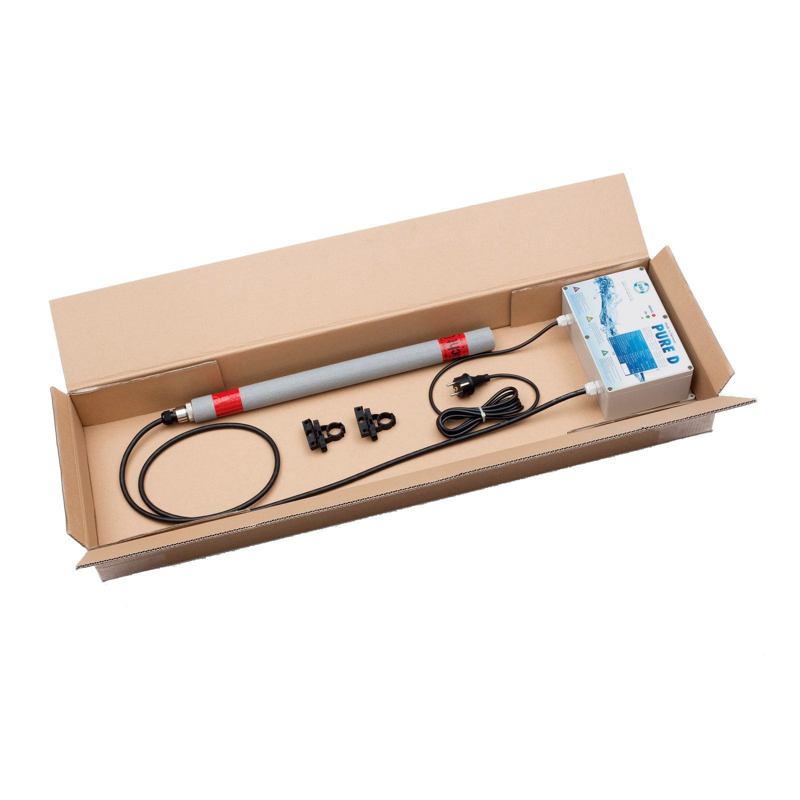 UVC-Anlage in Kartonverpackung. Enthält Leuchtmittel, Steuereinheit, Kabel und Halterungen. Produktname: PURE D.