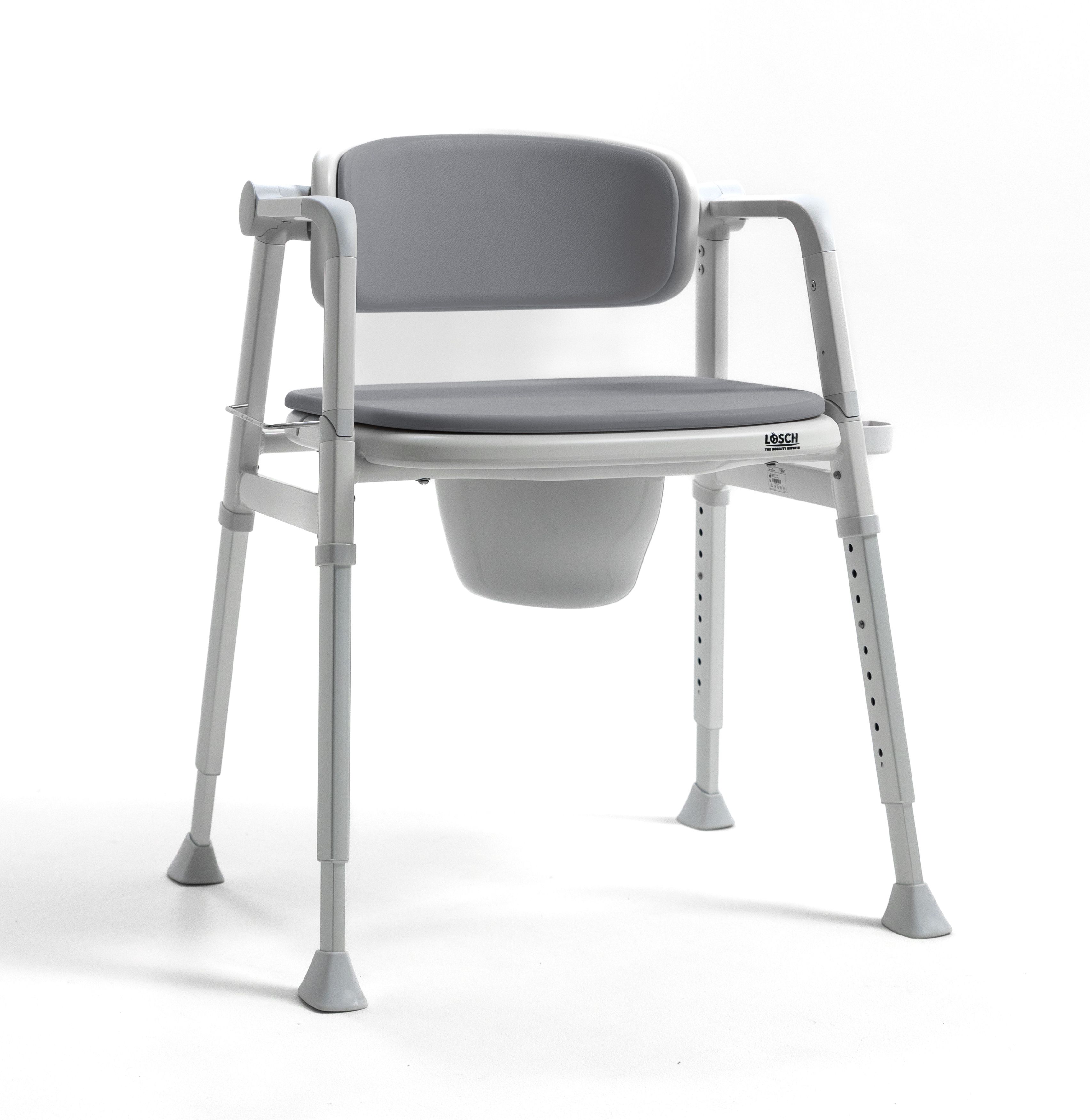 Grauer Toilettenstuhl mit Armlehnen und Rückenlehne. Höhenverstellbare Beine. Unter dem Sitz befindet sich ein Eimer.
