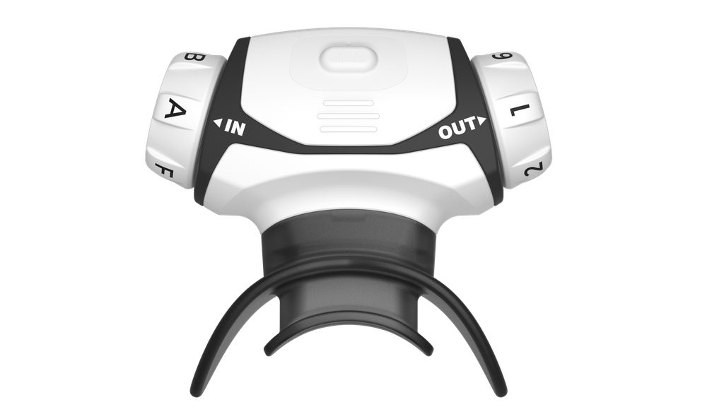 Weißer Atemtrainer mit schwarzen Akzenten. Mundstück, Drehregler mit Zahlen und Buchstaben.