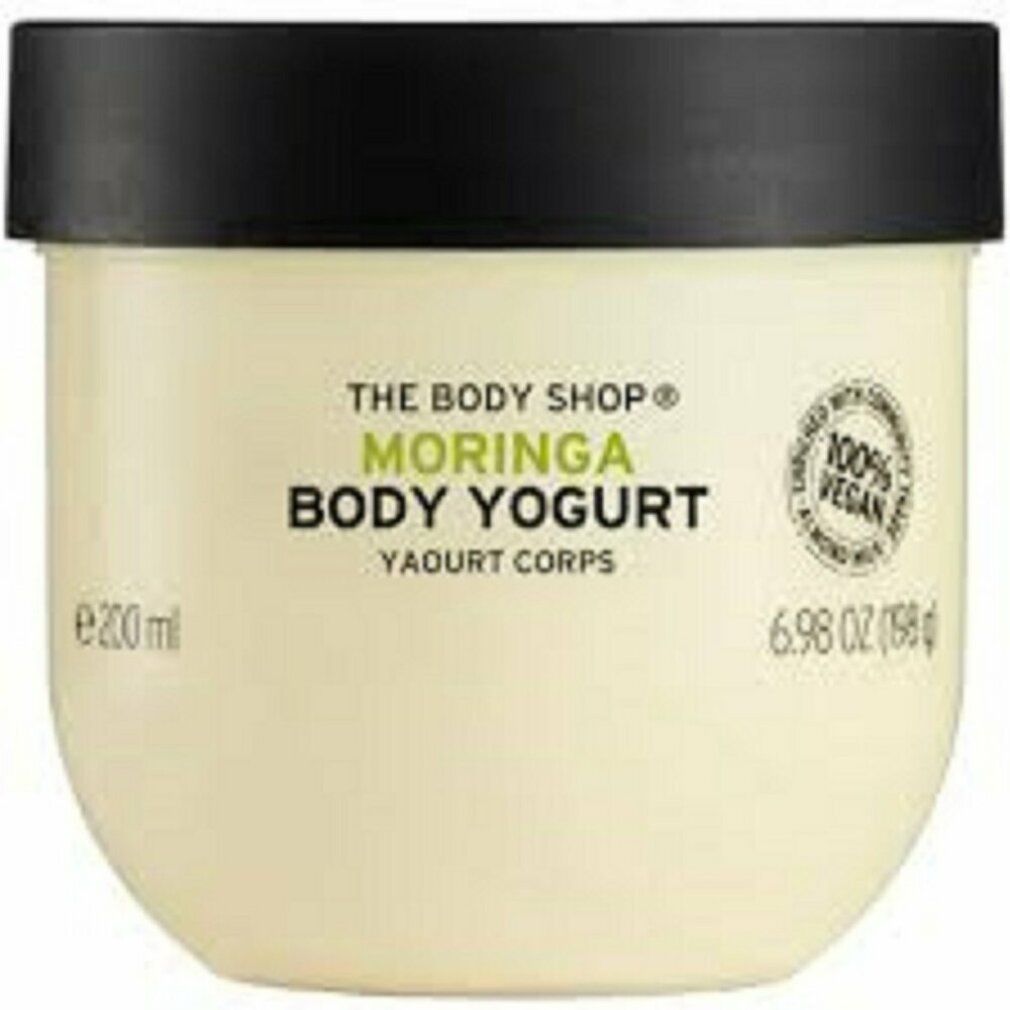 Behälter mit schwarzem Deckel. Aufschrift: Moringa Body Yogurt. Vegan-Siegel. Inhalt: 200 ml.