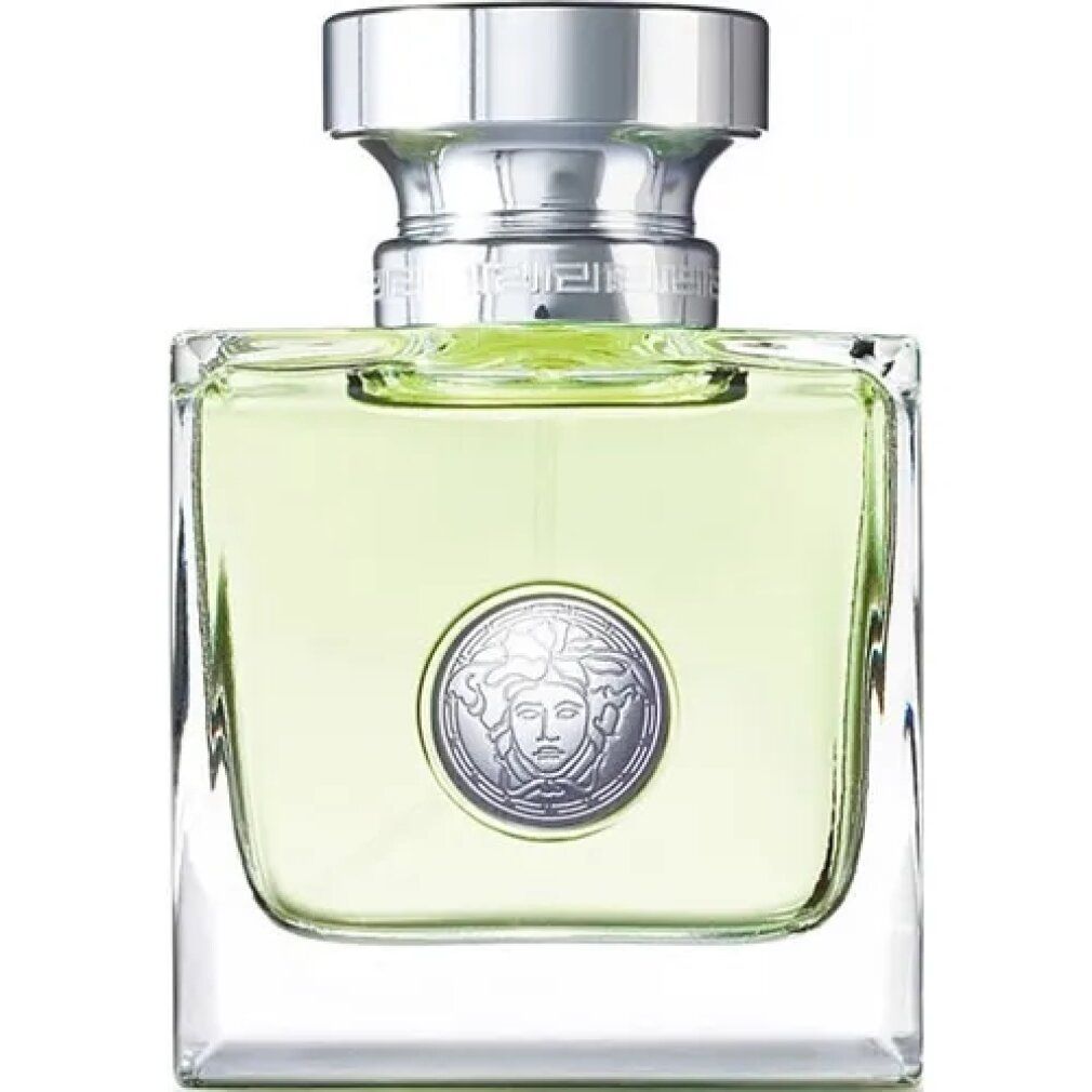 Versace Versense Eau de Toilette Spray. Quadratischer Flakon mit silbernem Verschluss. Logo auf dem Flakon.