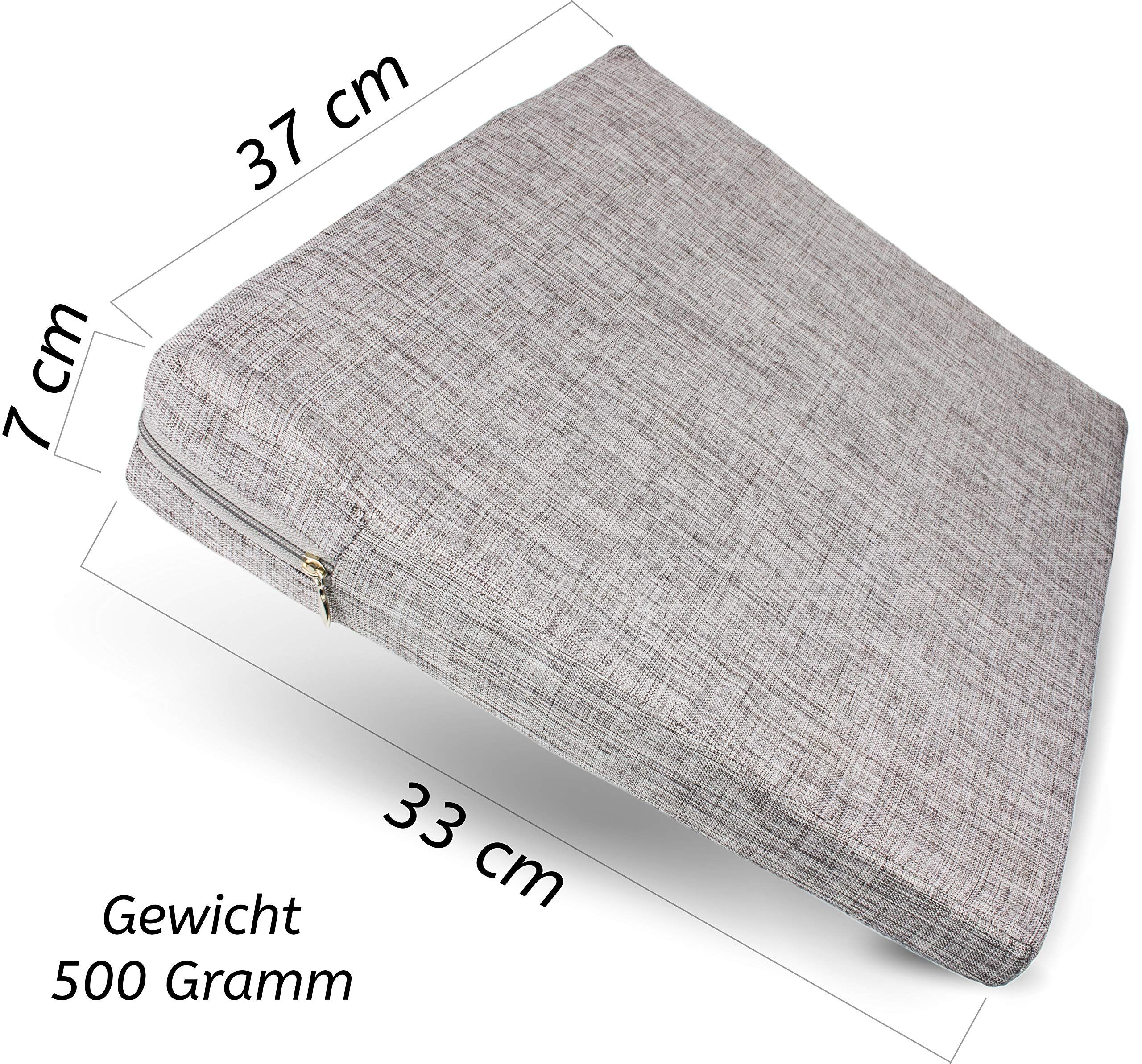 Graues Keilkissen mit Reißverschluss. Maße: 37x33x7 cm. Gewicht: 500 Gramm.