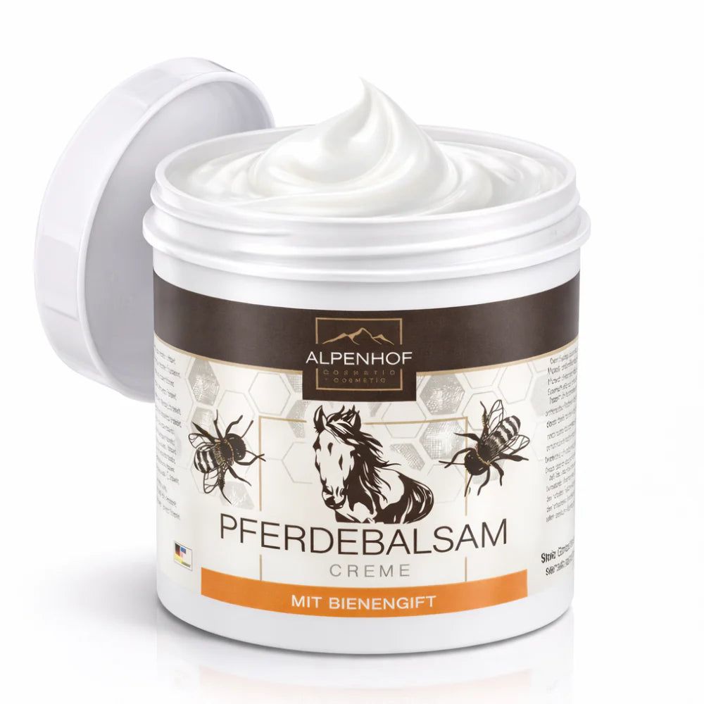 Offener Tiegel Alpenhof Pferdebalsam Creme mit Bienengift, 250 ml, mit sichtbarer Creme.