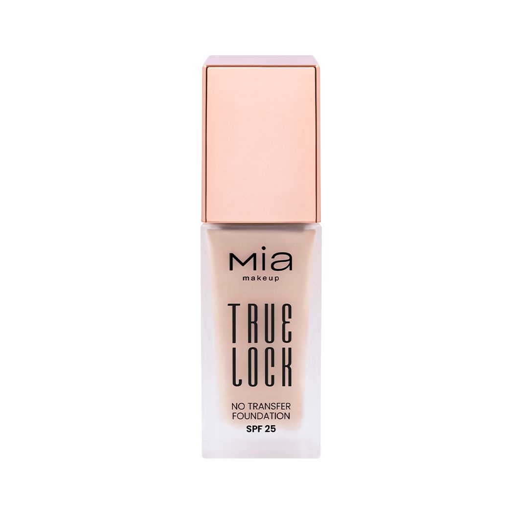 Fondotinta Mia Makeup True Lock in un flacone di vetro rettangolare con tappo color oro rosa. Sul davanti sono presenti le scritte "TRUE LOCK", "NO TRANSFER FOUNDATION" e "SPF 25".
