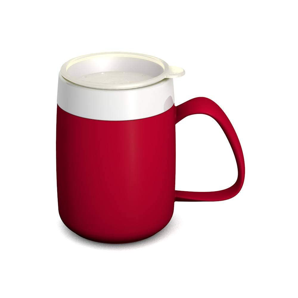 Roter Becher mit weißem Trinkaufsatz und großem Henkel. Der Becher ist teilweise gefüllt.