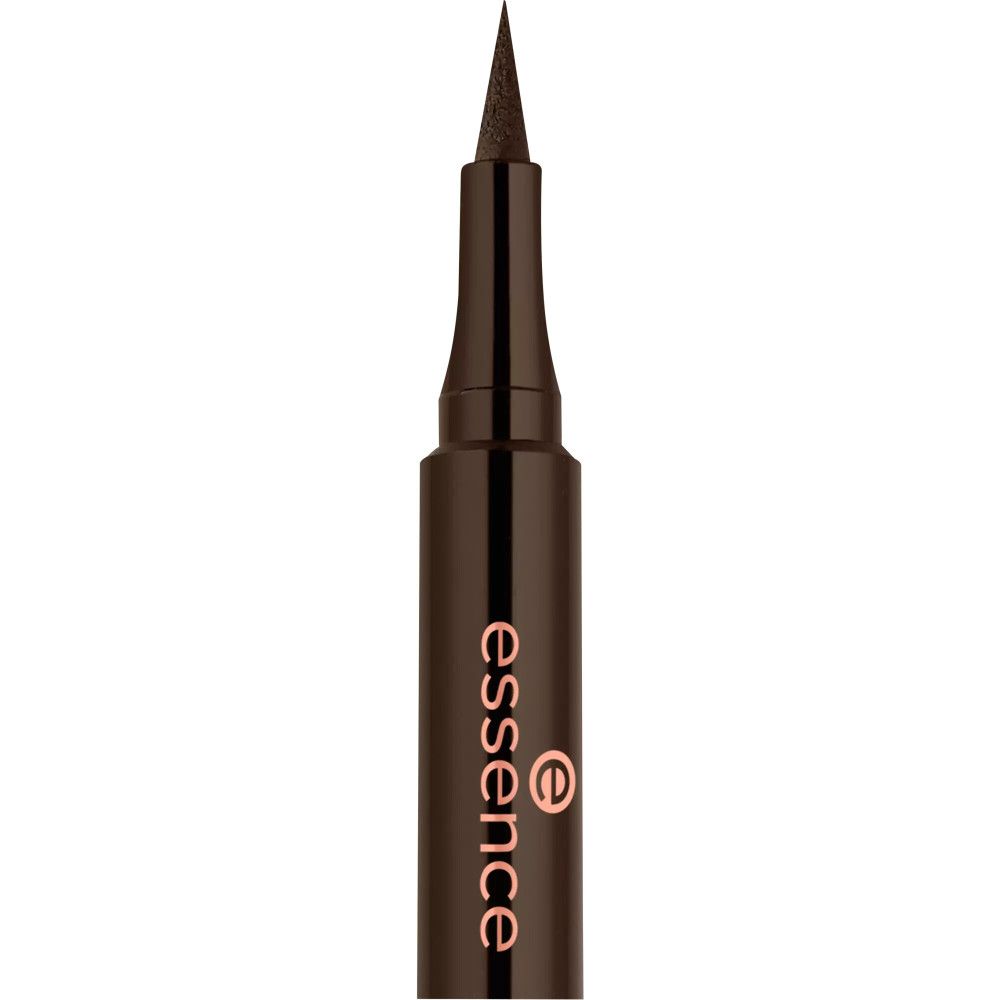 Nahaufnahme des Essence Eyeliner Stift. Schwarzer Stift mit feiner Spitze. Logo und Schriftzug sichtbar.