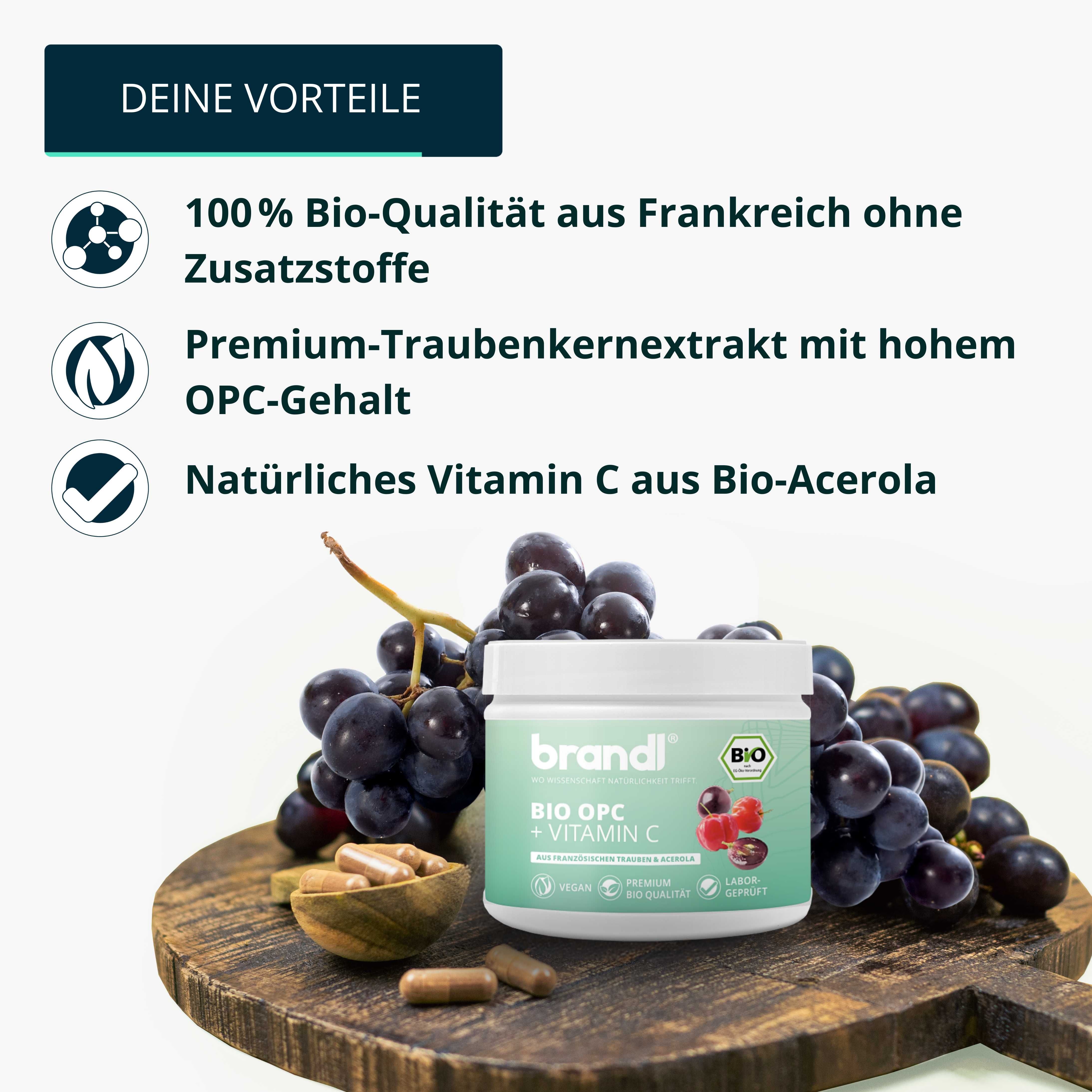 Produktglas und Kapseln auf Holzbrett. Text: BIO OPC + Vitamin C. Trauben und Blätter im Hintergrund.