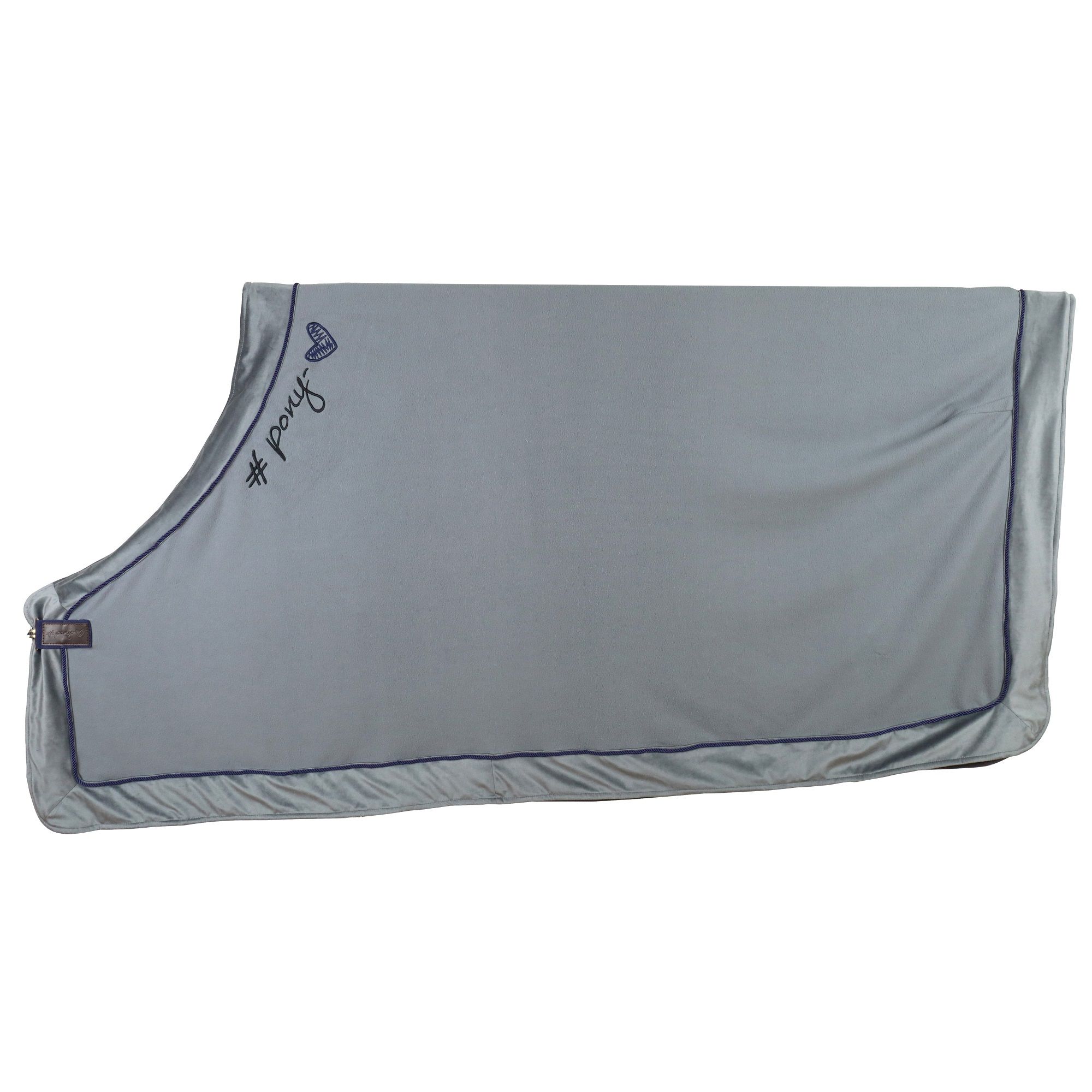 Graue Fleecedecke ponylove. Dunkelblaue Umrandung und Schriftzug. Rechteckige Form.