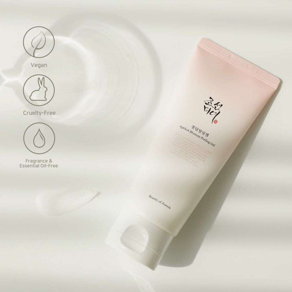 Weiße Tube. Text: Apricot Blossom Peeling Gel. Marke: Beauty of Joseon.