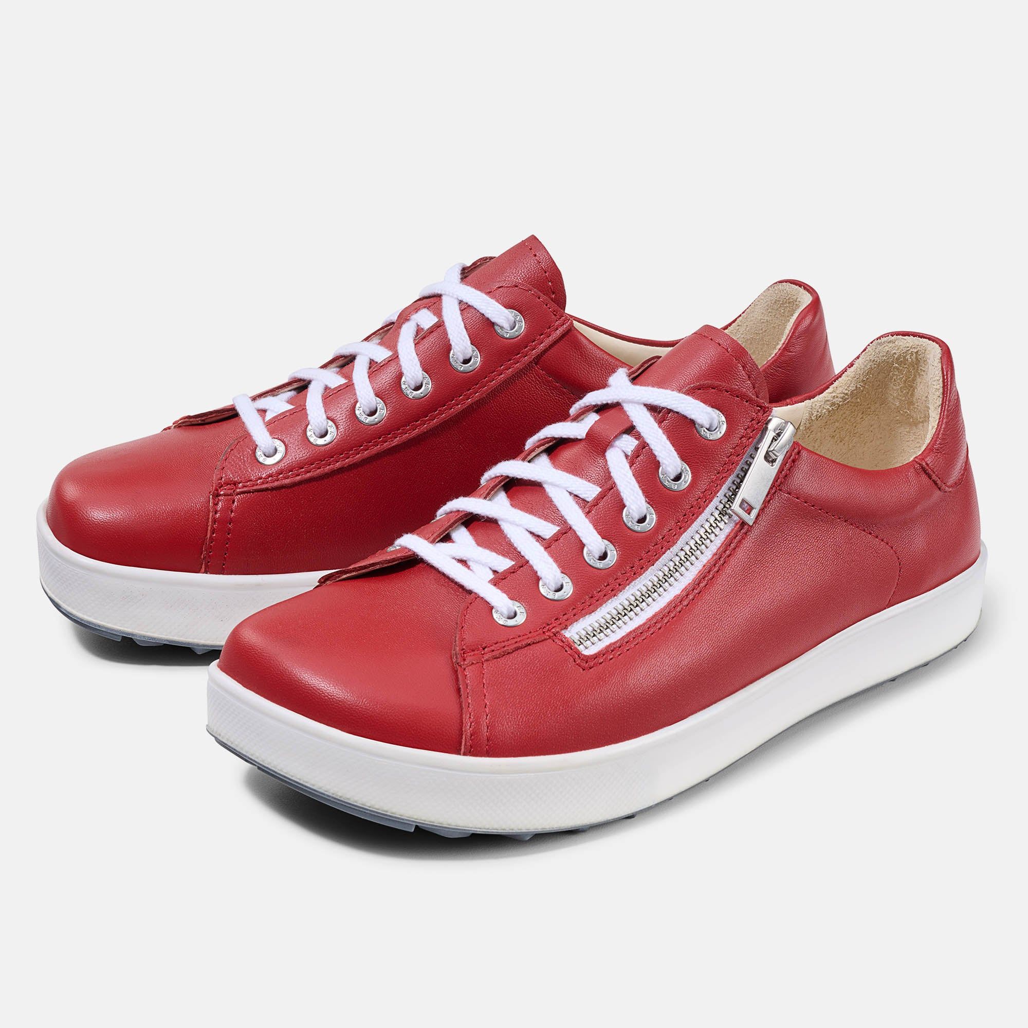 Rote Schnürschuhe mit weißer Sohle und Reißverschluss. Weiße Schnürsenkel. Seitliche Ansicht.