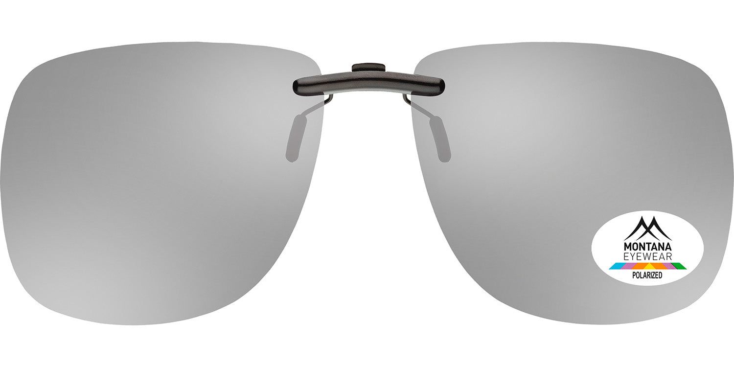 Clip-on-Sonnenbrille mit silberfarbenen Gläsern. Schwarzer Rahmen. Aufkleber mit Logo und "Polarized".