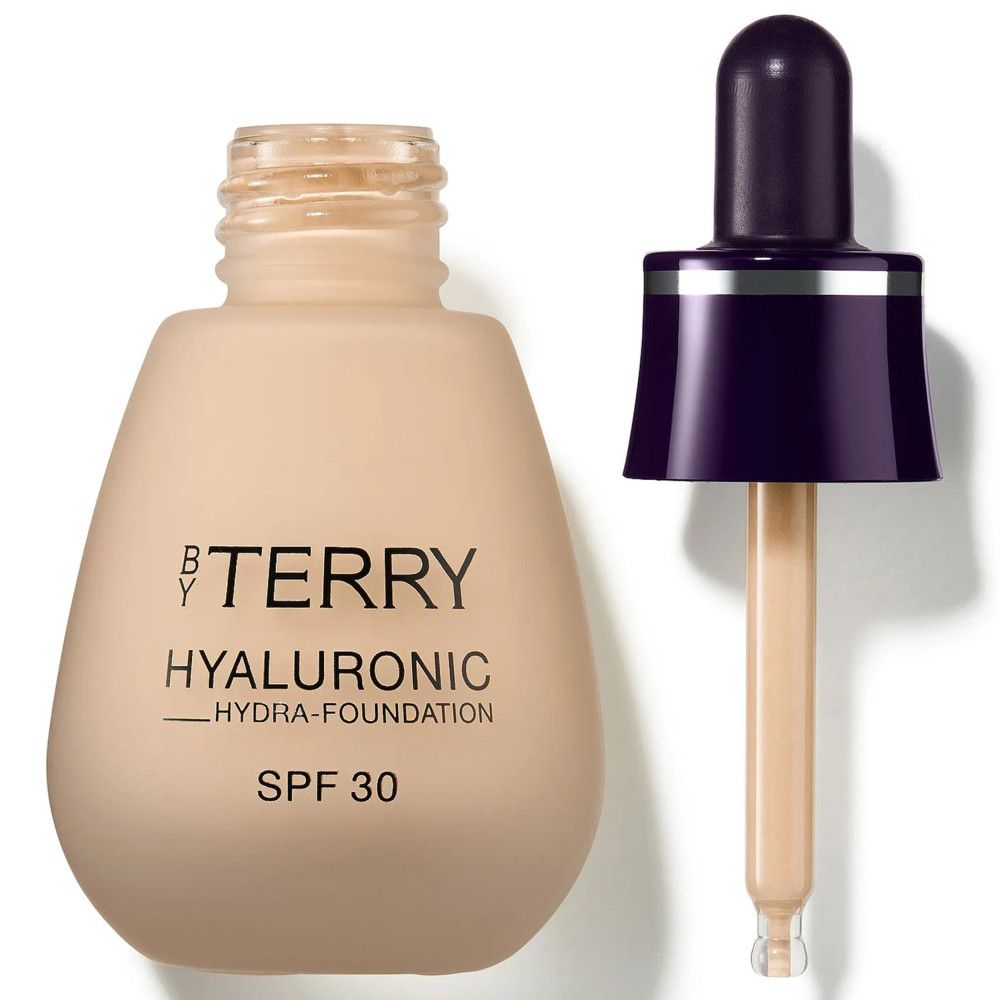Beige Foundation-Fläschchen mit Pipette. Aufschrift: BY TERRY, HYALURONIC HYDRA-FOUNDATION SPF 30.